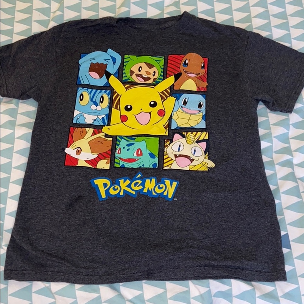 🕸Pokémon t-shirt